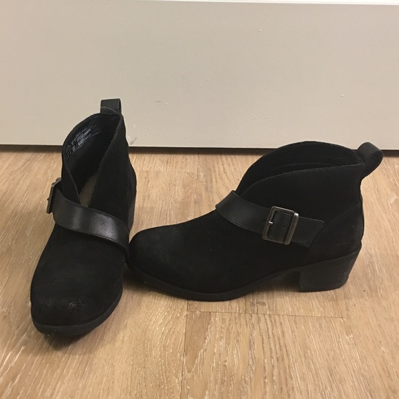 belted ugg boots
